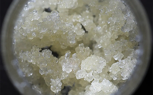 Как выглядят кристаллы ТГК Кристаллы ТГК похожи на крупнозернистый сахар