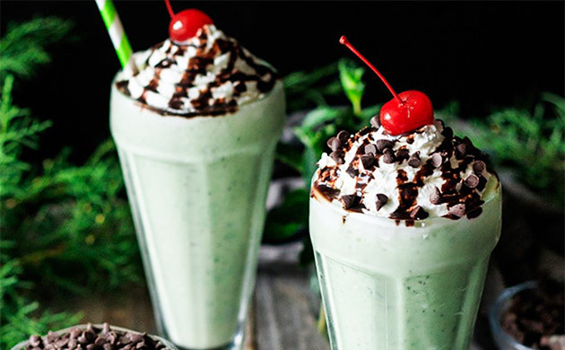 Молочный шоколадный коктейль