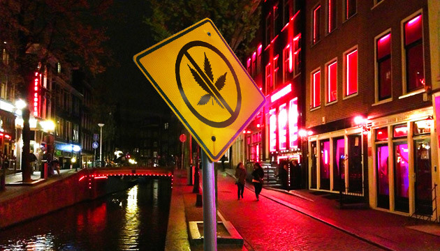 Квартал красных фонарей в Амстердаме